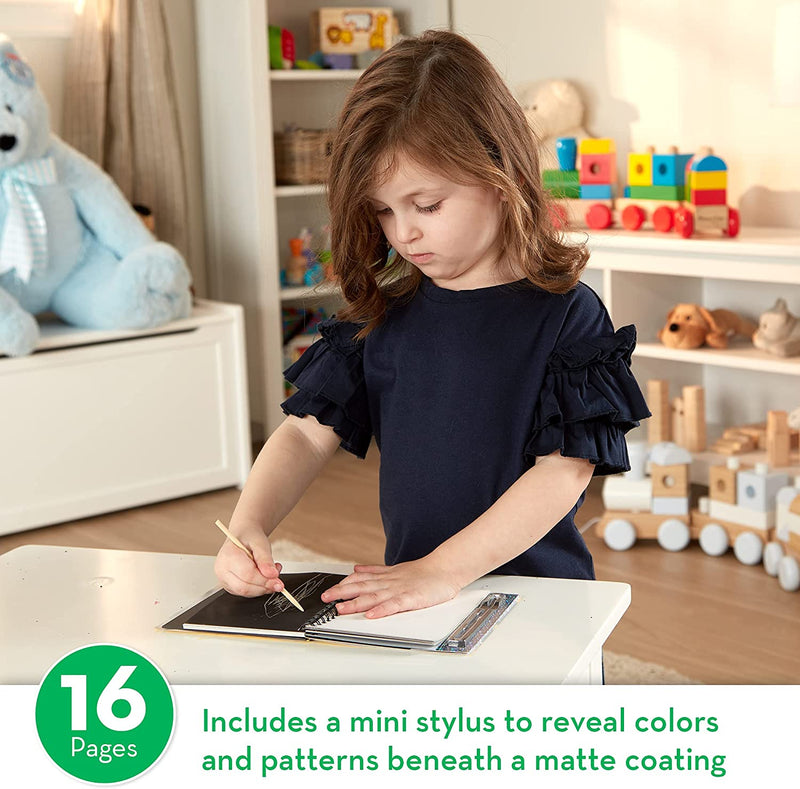 Deluxe Happy Handle Set Di Timbri In Legno Con Tampone E Matite + Omaggio Melissa & Doug Scratch Art Mini-Pad